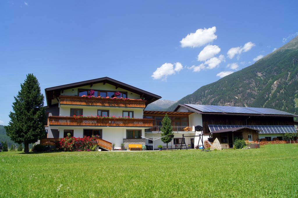 Apartments Bauernhof Dismasn Hof Langenfeld Exterior photo