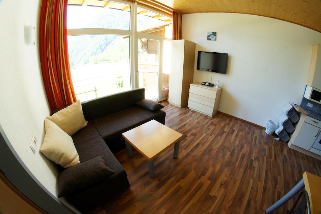 Apartments Bauernhof Dismasn Hof Langenfeld Room photo