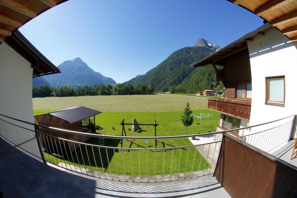 Apartments Bauernhof Dismasn Hof Langenfeld Room photo
